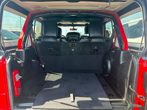 Used 2018 Jeep Wrangler Unlimited Rubicon AWD/4WD image 10