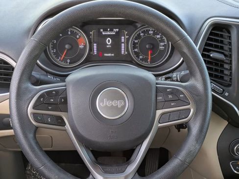 Used 2019 Jeep Cherokee Latitude w/ Popular Appearance Group image 19