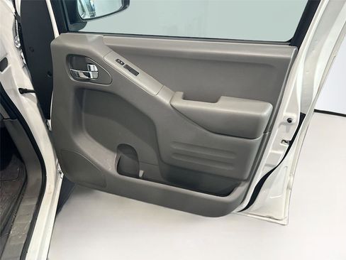 Used 2021 Nissan Frontier S image 13