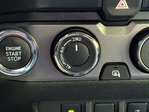 Used 2022 Toyota Tacoma TRD Sport w/ Technology Package AWD/4WD image 31