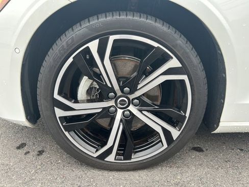 Certified 2023 Volvo S60 B5 Plus w/ Climate Package image 9