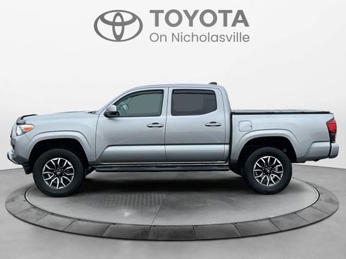 Used 2021 Toyota Tacoma SR image 3
