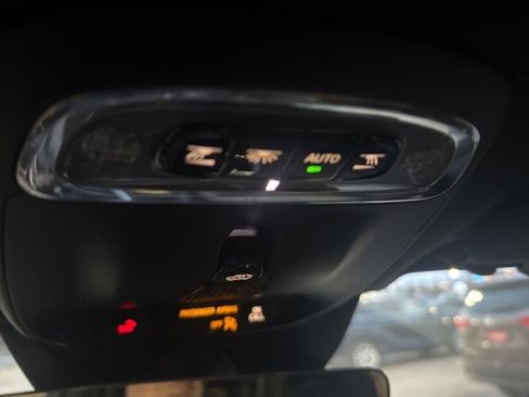 Used 2017 Volvo XC90 T6 Momentum w/ Vision Package image 23