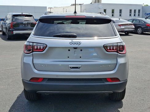 Used 2024 Jeep Compass Limited AWD/4WD image 5
