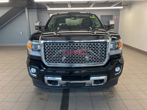 Used 2016 GMC Sierra 2500 Denali w/ Duramax Plus Package image 2