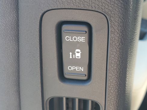 Used 2025 Honda Odyssey EX-L image 18