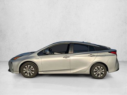 Used 2020 Toyota Prius LE image 8