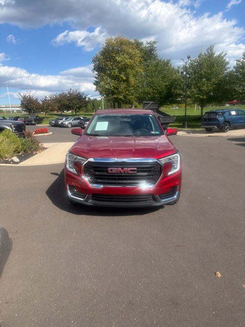 Used 2023 GMC Terrain SLE FWD image 3
