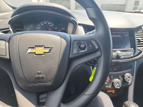 Used 2022 Chevrolet Trax LS w/ Tint and Cruise Package AWD/4WD image 20