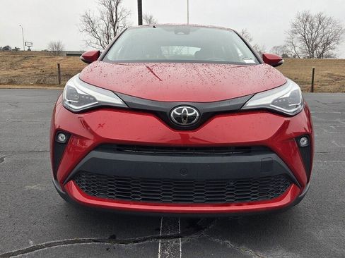 Used 2022 Toyota C-HR Limited image 2