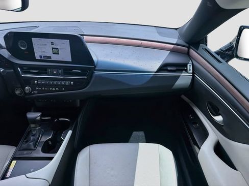 Used 2025 Lexus ES 350 w/ Premium Package FWD image 18