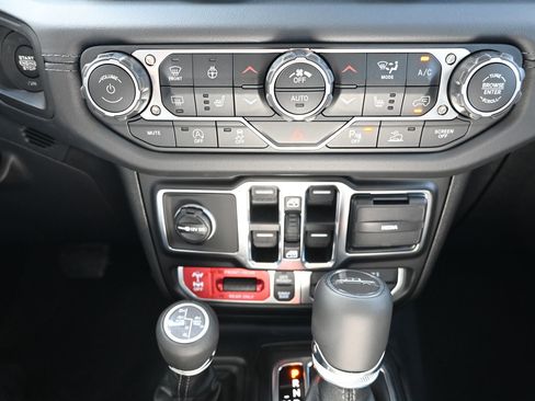 New 2026 Jeep Gladiator Rubicon image 16