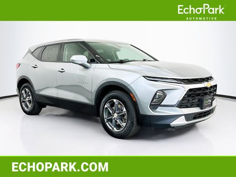 Used 2025 Chevrolet Blazer LT image 1