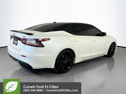 Used 2021 Nissan Maxima SR w/ Sport Mat Group FWD image 15