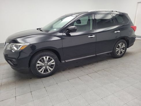 Used 2019 Nissan Pathfinder S FWD image 2