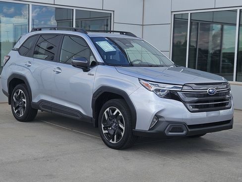 Used 2025 Subaru Forester Limited AWD/4WD image 1