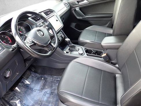 Used 2018 Volkswagen Tiguan SEL AWD/4WD image 12