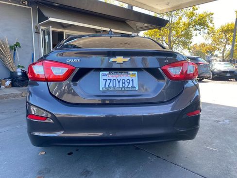 Used 2017 Chevrolet Cruze LT w/ Convenience Package image 8
