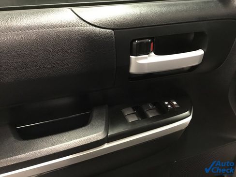 Used 2017 Toyota Tundra SR5 image 27