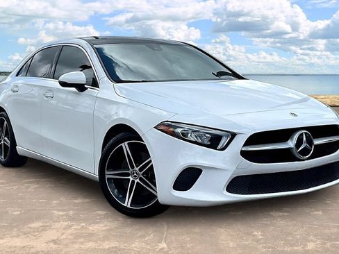 Used 2022 Mercedes-Benz A 220 image 3