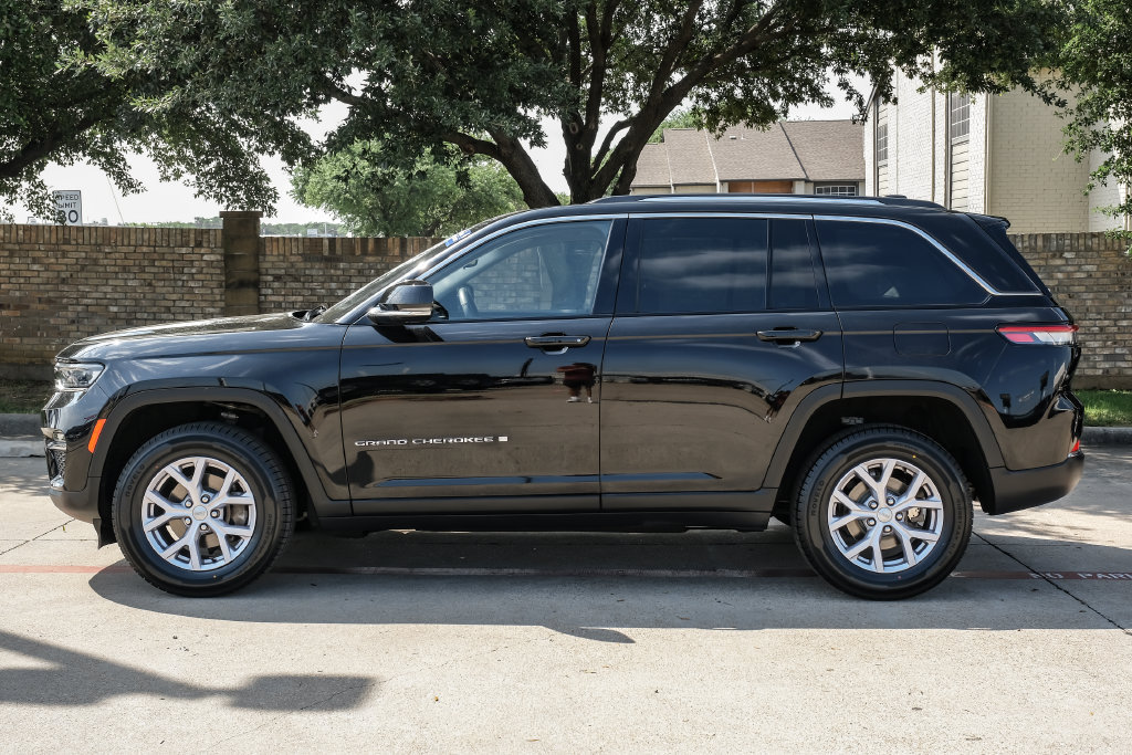 Used 2022 Jeep Grand Cherokee Limited AWD/4WD image 21