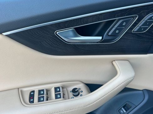 Used 2023 Audi Q8 Premium Plus w/ Premium Plus Package image 12