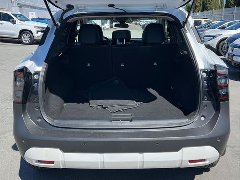 Used 2025 Nissan Kicks SR FWD image 5