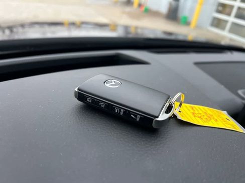 Certified 2025 MAZDA CX-90 Plug-In Hybrid w/Premium Sport image 39