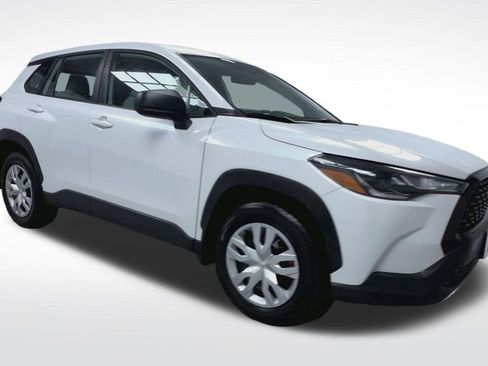 Certified 2023 Toyota Corolla Cross L image 2