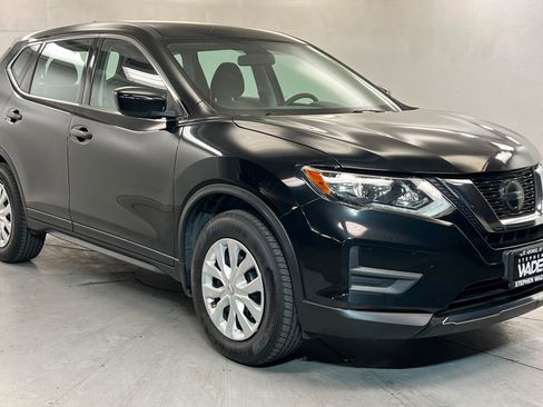 Used 2018 Nissan Rogue S AWD/4WD image 7