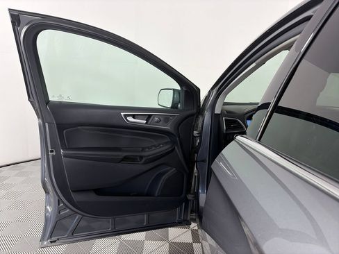 Used 2022 Ford Edge Titanium AWD/4WD image 10