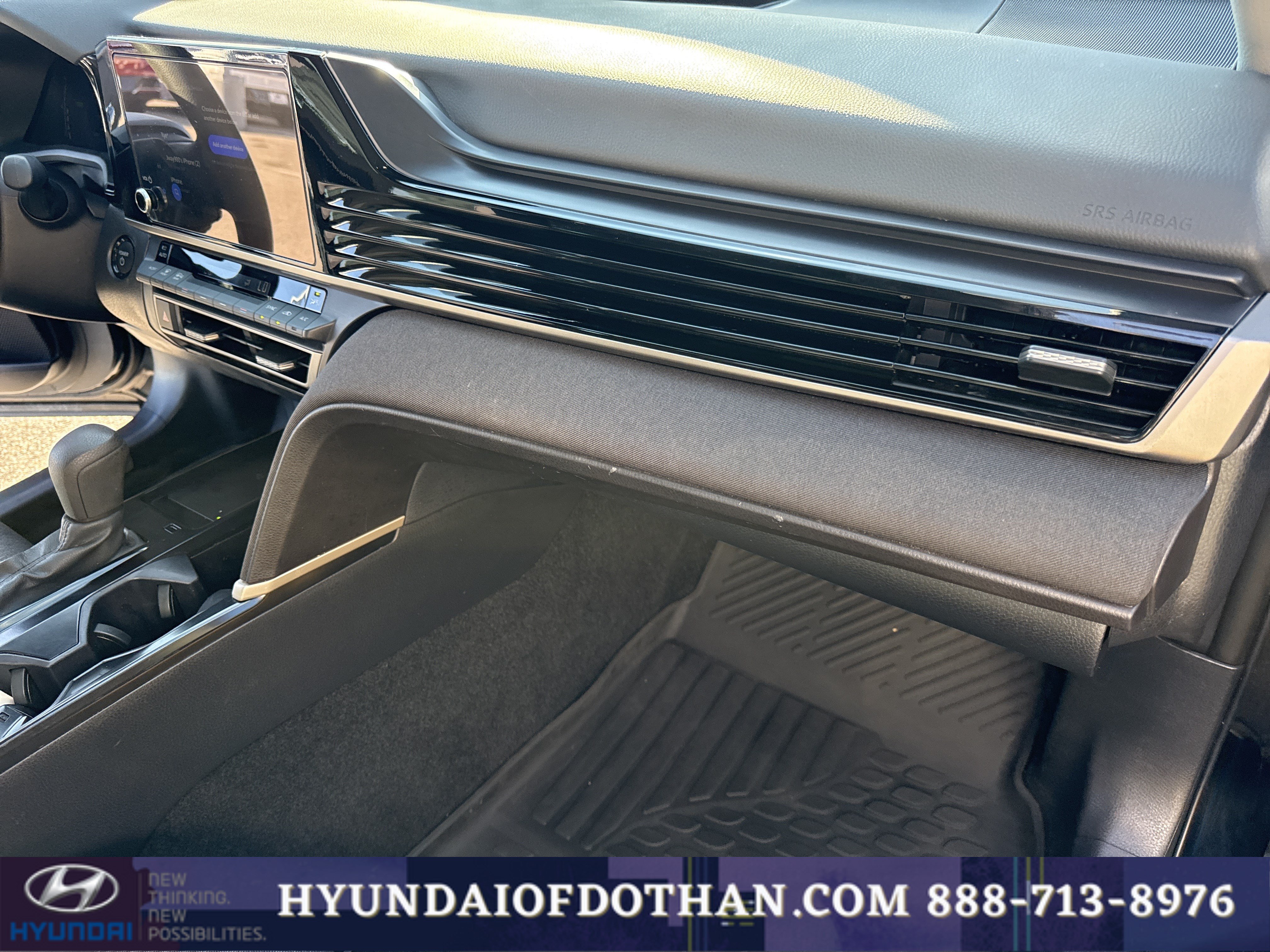 Used 2025 Toyota Camry LE w/ Convenience Package FWD image 16