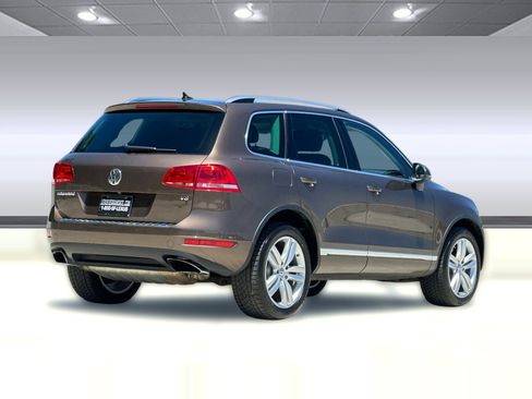 Used 2013 Volkswagen Touareg Executive AWD/4WD image 8