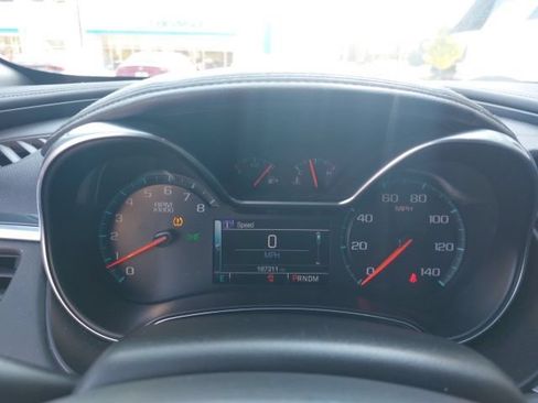 Used 2017 Chevrolet Impala LT FWD image 10