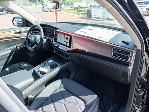New 2026 Volkswagen Atlas SE image 41