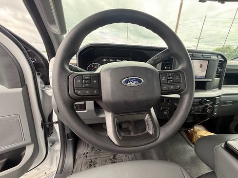 Used 2024 Ford F550 4x4 Regular Cab Super Duty image 17