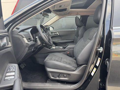 New 2025 Mitsubishi Outlander SE image 19