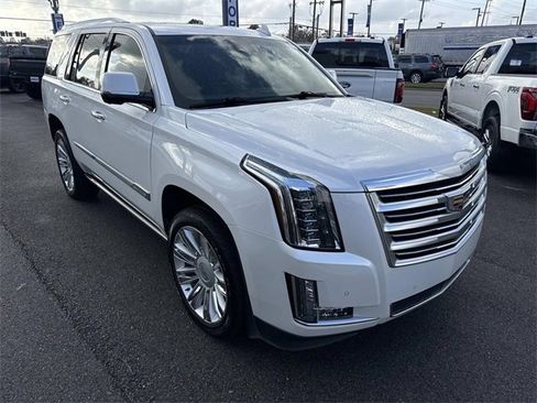 Used 2016 Cadillac Escalade Platinum image 3