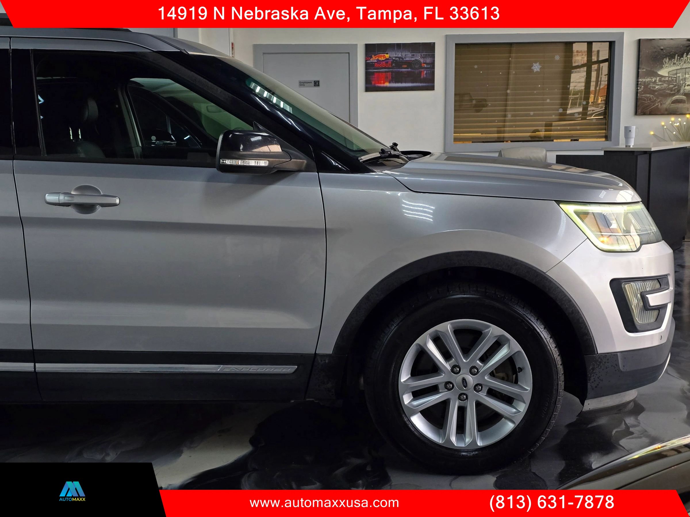 Used 2016 Ford Explorer XLT w/ Equipment Group 202A FWD image 7