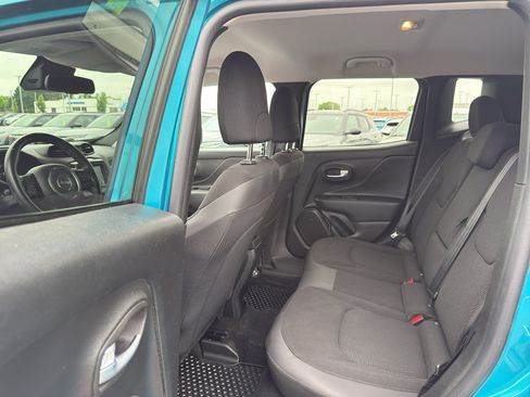 Used 2019 Jeep Renegade Altitude w/ Quick Order Package 2XM AWD/4WD image 29