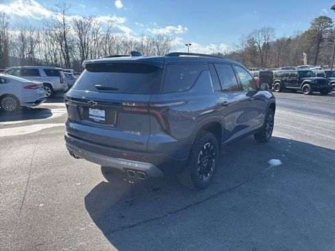 Used 2025 Chevrolet Traverse Z71 w/ Enhanced Driving Package image 4