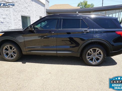 Used 2022 Ford Explorer XLT w/ Equipment Group 202A AWD/4WD image 13