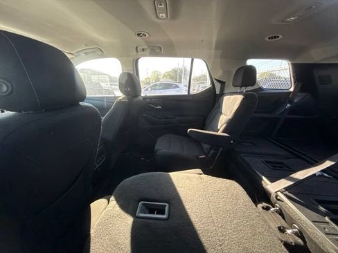 Used 2020 Chevrolet Traverse LT FWD image 7