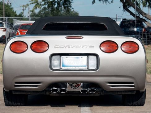 Used 2002 Chevrolet Corvette Convertible w/ Preferred Equipment Group2 RWD image 12
