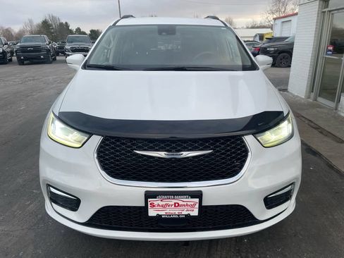 Used 2022 Chrysler Pacifica Touring-L FWD image 9