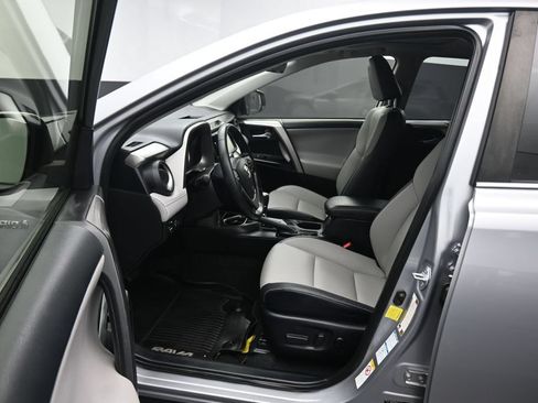 Used 2018 Toyota RAV4 Limited AWD/4WD image 11