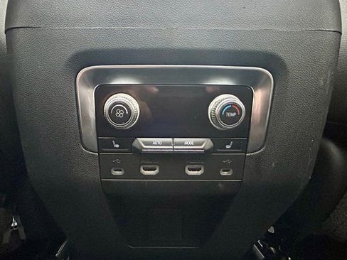 Used 2021 GMC Yukon SLT w/ SLT Premium Package image 21