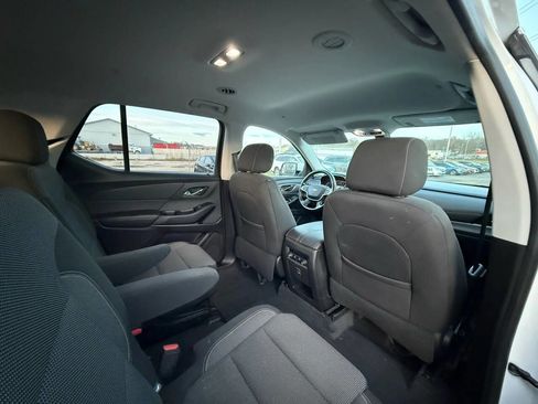 Used 2020 Chevrolet Traverse LT image 18