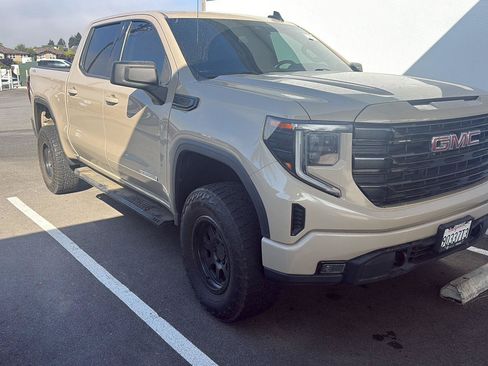 Used 2023 GMC Sierra 1500 Elevation AWD/4WD image 1