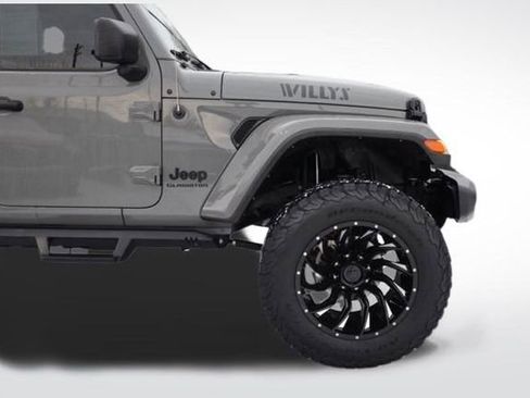 Used 2021 Jeep Gladiator Willys image 13